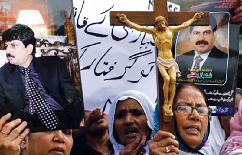 p.6 Bhatti Shabaz manifestazione