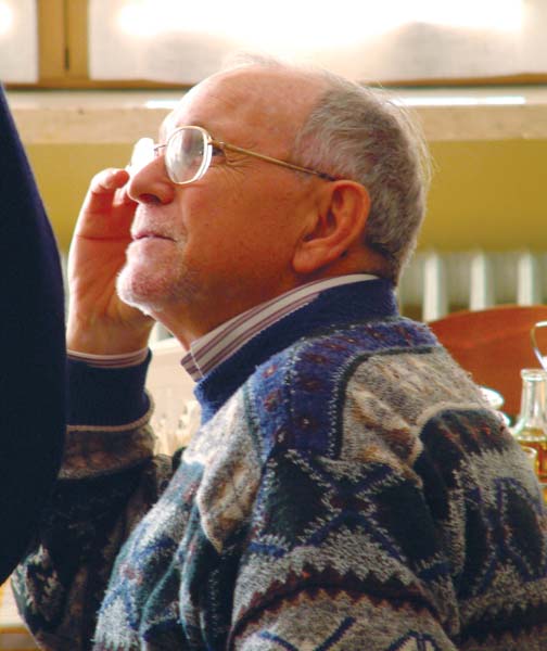 Cremona: padre Gianni Lazzari durante il pranzo, in occasione dell'incontro di valutazione a metà anno dello CSAM di Brescia.21 gennaio 2005.Foto StorgatoFoto pubblicata in MS, marzo 2010, pagina di Cremona.