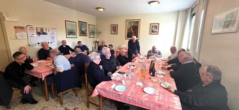 al pranzo con i preti post giovedi santo