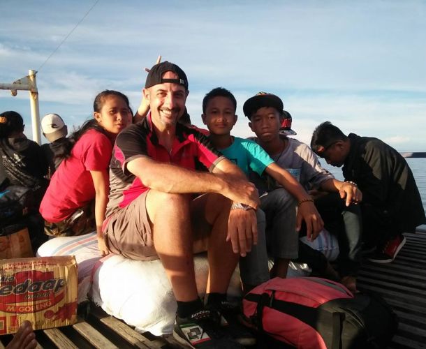DALLE MENTAWAI: VISITA AL VILLAGGIO DI MATOTONAN